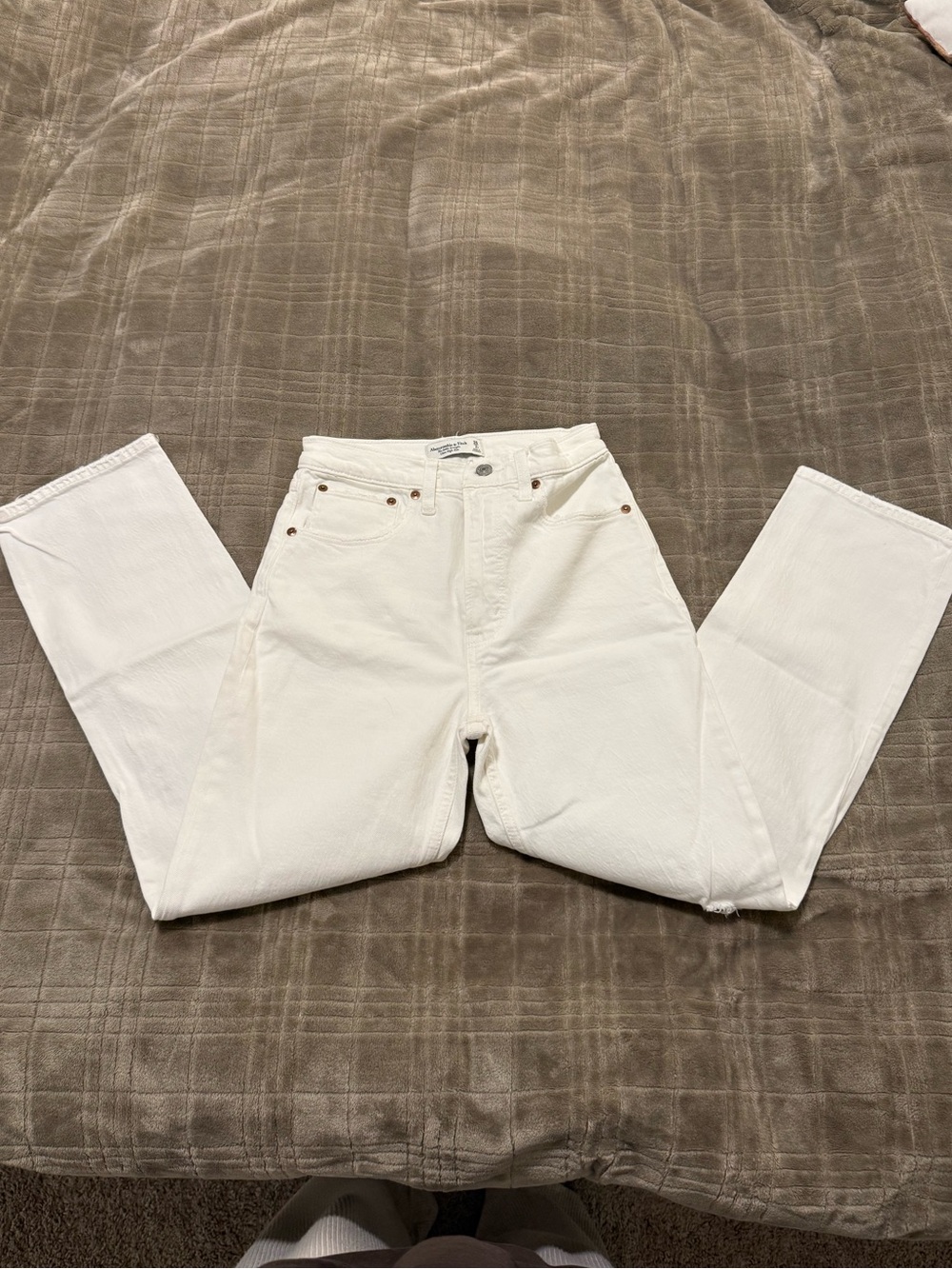 Abercrombie & Fitch Women's White The Ankle Straight Jeans